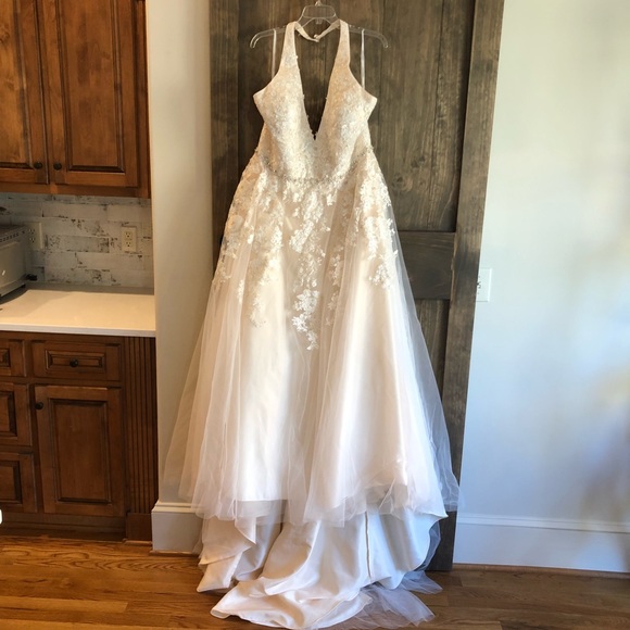 lore white wedding dress